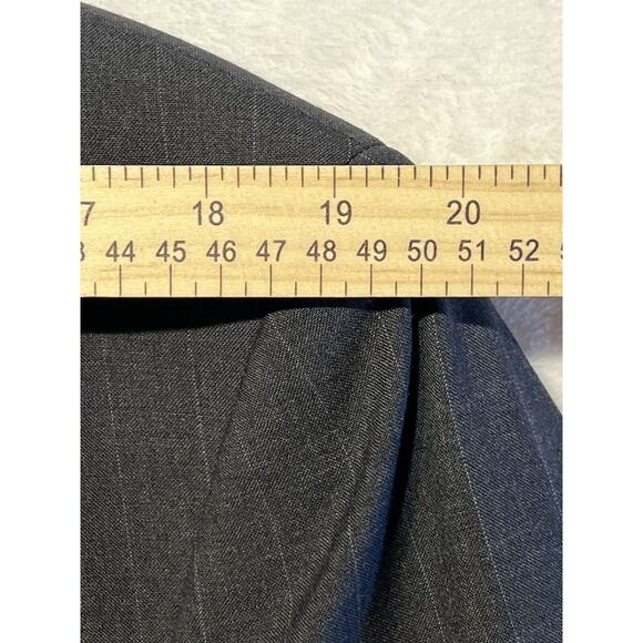 Jos A Bank 42L 34W Charcoal Gray Pinsripe 2 Piece Suit Jacket Pants Note - Picture 8 of 16